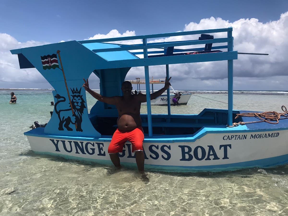 Glass-bottom boat (Nyali / Bamburi)