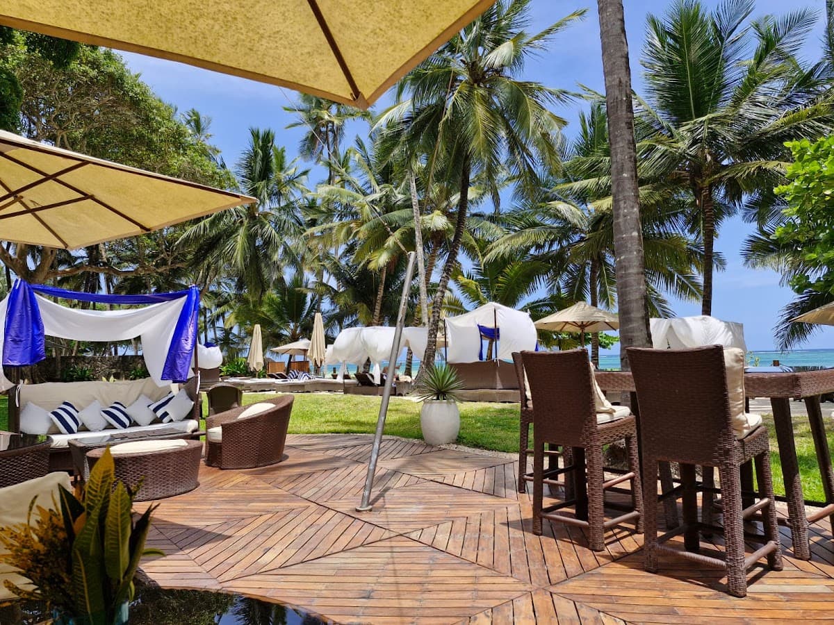 Sails Beach Bar & Restaurant